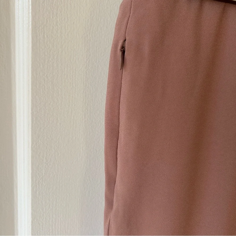Aritzia Women’s Trousers in Dusty Rose - Picture 5 of 13